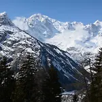 Отель Le Massif & The Leading Of The World