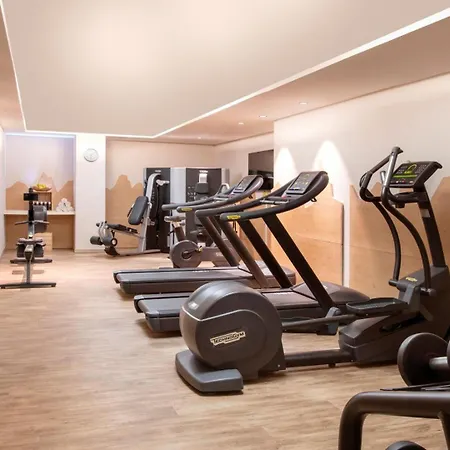 Le Massif & The Leading Of The World