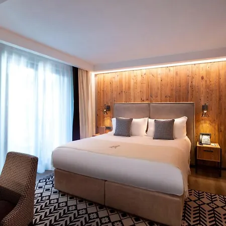 Готель Le Massif & The Leading Of The World