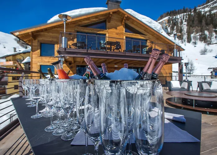 Le Massif & The Leading Of The World Hotel