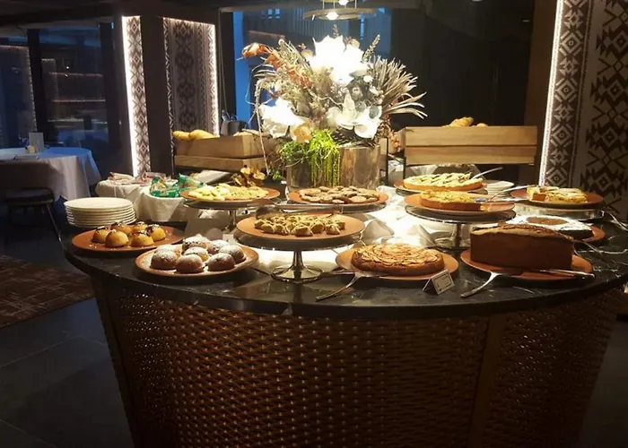 Le Massif & The Leading Of The World