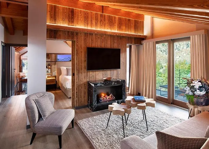 Le Massif & The Leading Of The World Hotel