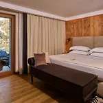 Le Massif & The Leading Of The World 5*