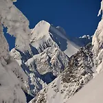 Le Massif & The Leading Of The World