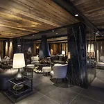 Hotel Le Massif & The Leading Of The World