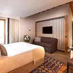 Hotel Le Massif & The Leading Of The World 5*