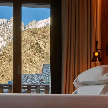 Le Massif & The Leading Of The World Courmayeur