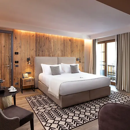 Le Massif & The Leading Of The World Courmayeur