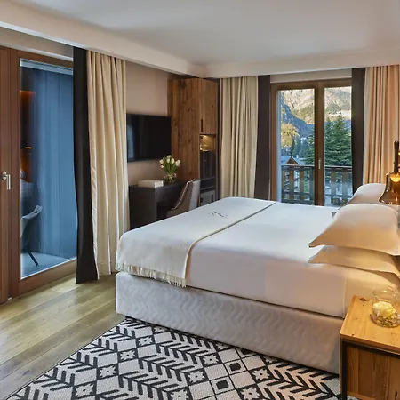 Le Massif & - The Leading Of The World 5* Курмайор