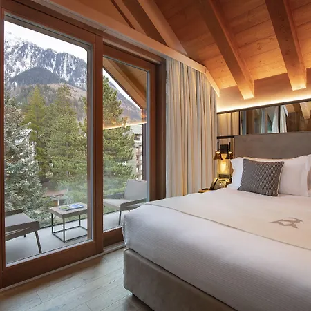Отель Le Massif & - The Leading Of The World 5*