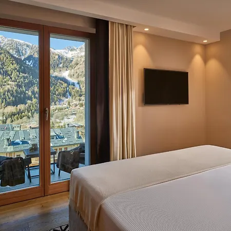 Le Massif & - The Leading Of The World Courmayeur