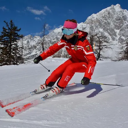 Le Massif & - The Leading Of The World 5*