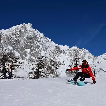 Le Massif & - The Leading Of The World 5*