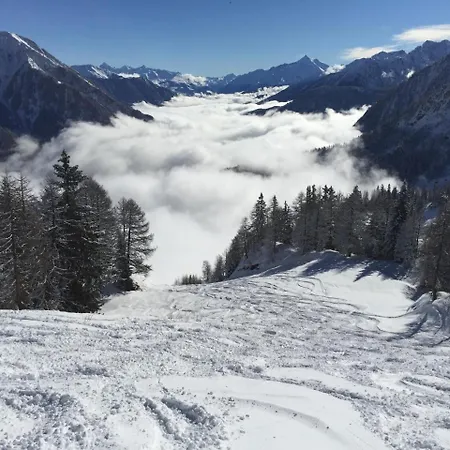 ホテル Le Massif & The Leading Of The World クールマイユール