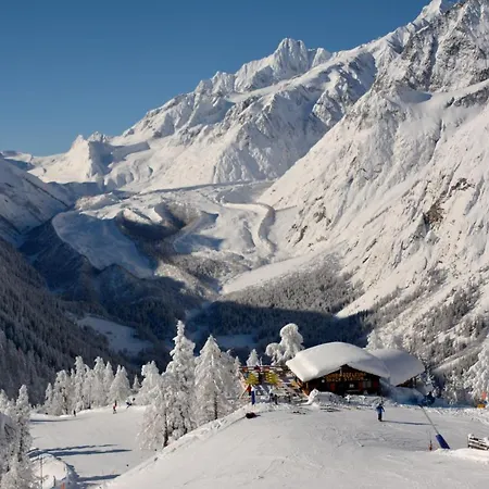 Le Massif & - The Leading Of The World 5*