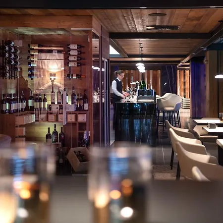 Le Massif & The Leading Of The World Hotel