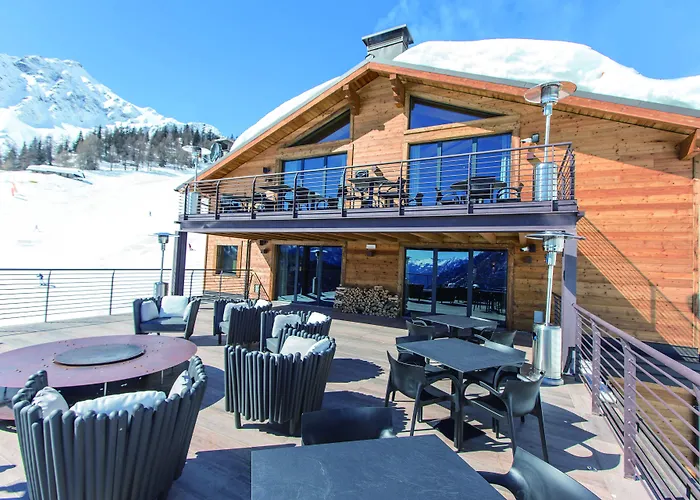 Le Massif & The Leading Of The World Hotel