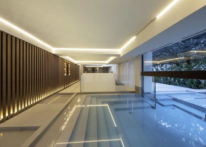 Le Massif & The Leading Of The World Otel