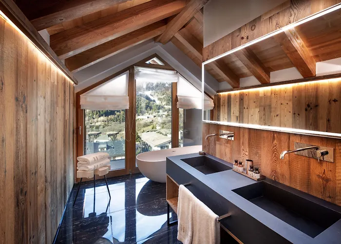 Le Massif & The Leading Of The World 5* 库马约尔